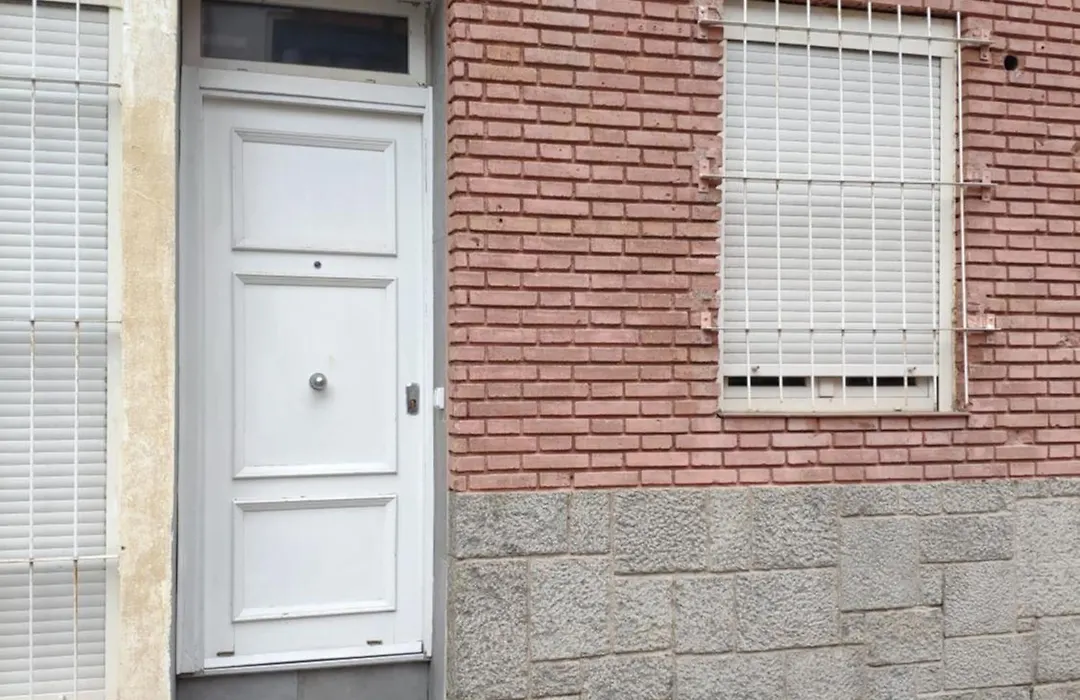 Luminoso, con patio y buena zona-1