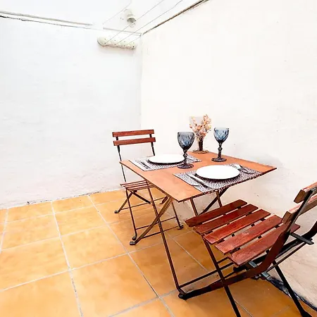 Luminoso, Con Patio Y Buena Zona-2